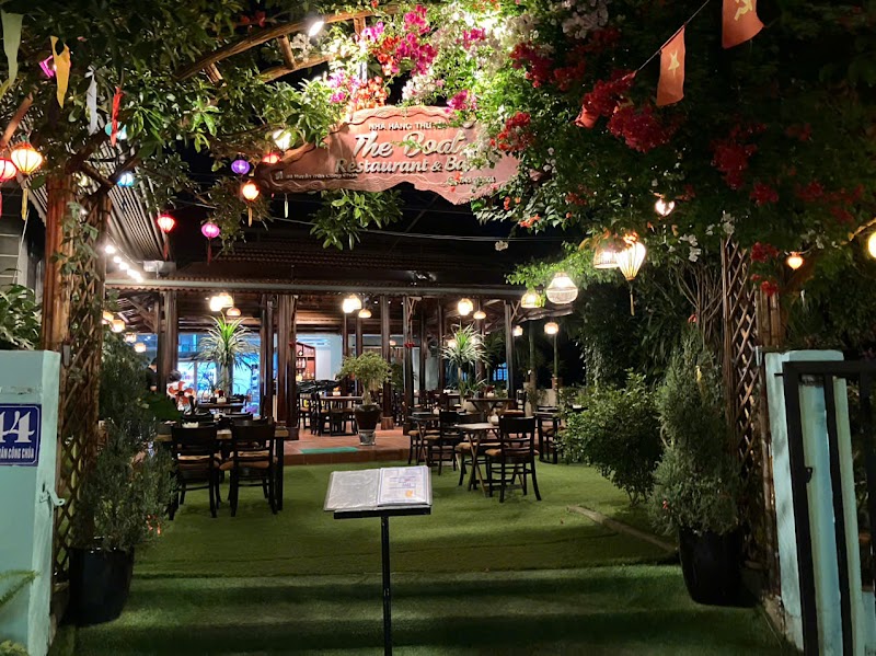 더보트 리버사이드 레스토랑&바 (The Boat Riverside Restaurant & Bar)