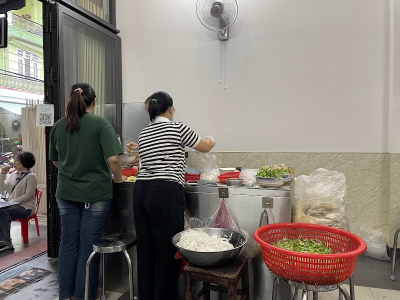 Mỳ quảng Bà Kiều