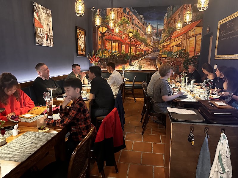 Le Petit Bistro Da Nang