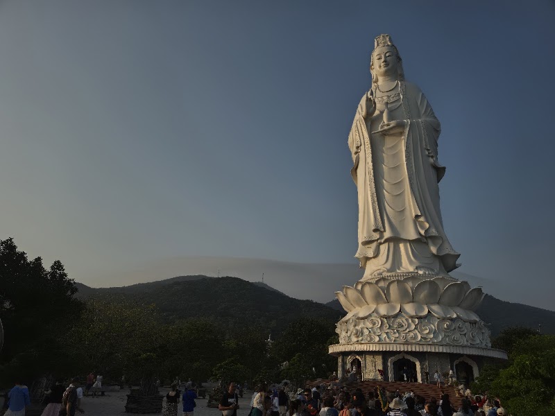 린응사 (Thiền Viện Linh Ứng)
