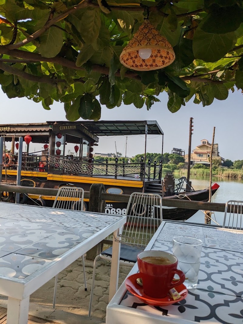 Rivia Riverside Coffee - Brunch
