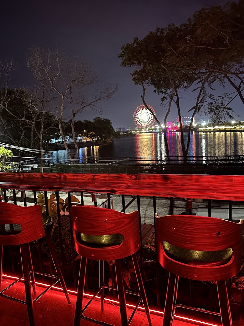EMBER - THE BALCONY BAR