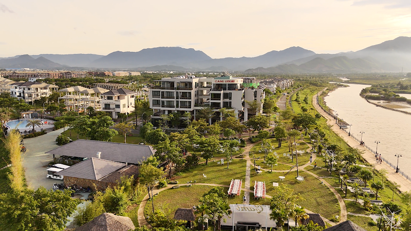 Cami Riverside Resort