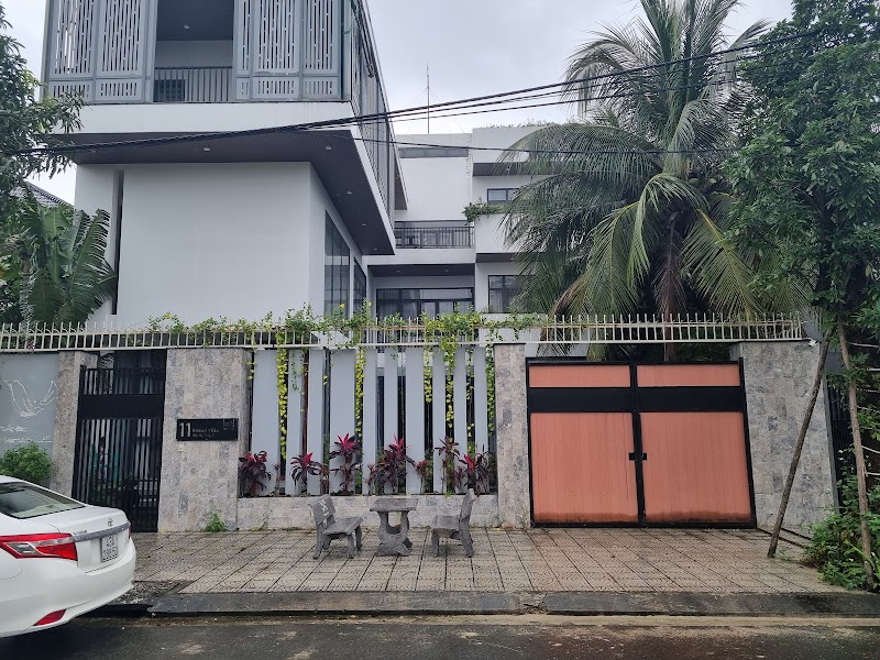 Vivian Riverside Villa
