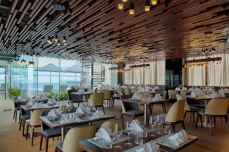 스카이뷰 레스토랑 (Sky View Restaurant)