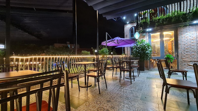 RIVERSIDE GARDEN coffee and drink