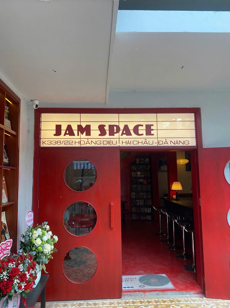 Jam Space Café